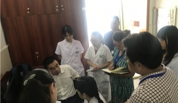我院邀请教学专家前来院指导临床技能大赛备战工作