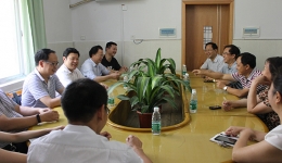 党委书记徐华平慰问附属医院教师
