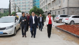 市委组织部长江波视察我院新启用的内科医技楼