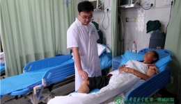 小心蛇出没！我院一周内收治11名毒蛇咬伤患者