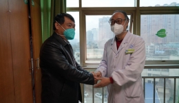 不忘初心发扬优良传统，持续奋斗助推医院发展  ——医院党委书记张光慧看望慰问医院老领导