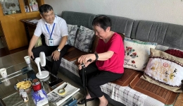 走访慰问老党员 真切关怀暖人心