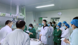 携手专家查房，共探病情解疑难 ——湘雅医院刘志勇教授莅临湖医附一医院指导